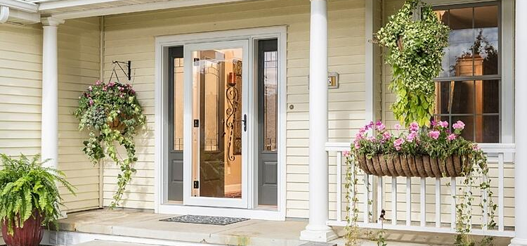 screen door installation in Clovis